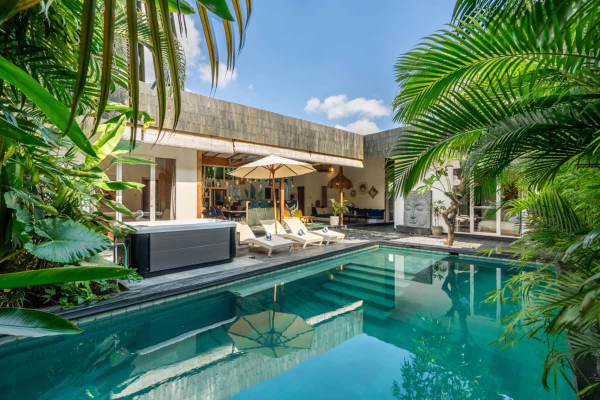 Splendid Villa Shakti Canggu Boho chic 3bd & Pool
